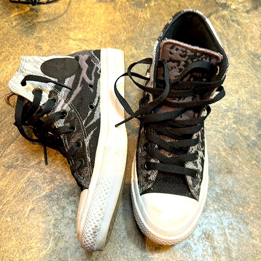 Converse High-cut Chucks